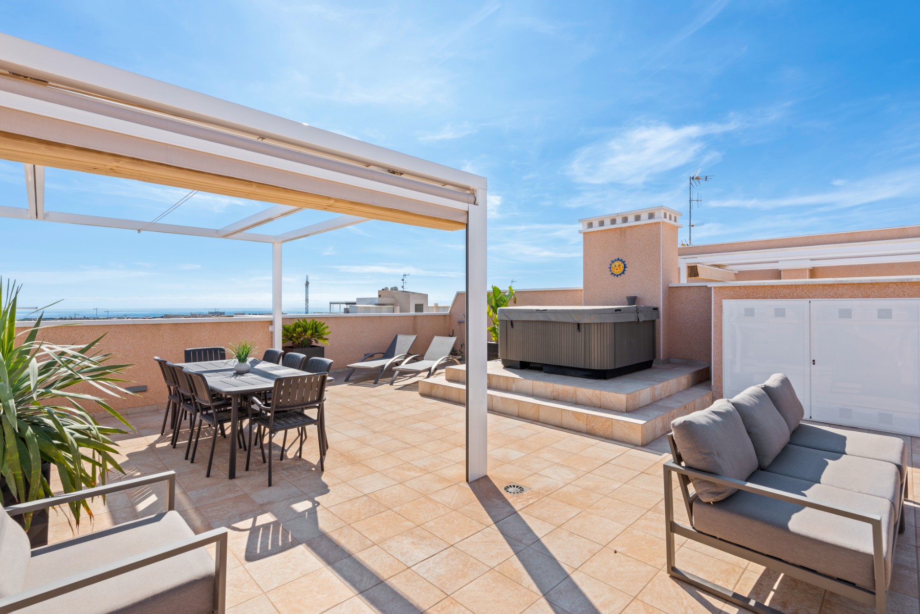 For sale - 3 Bedroom 2 Bathroom Apartment in Orihuela Costa - Los Dolses  - Alicante