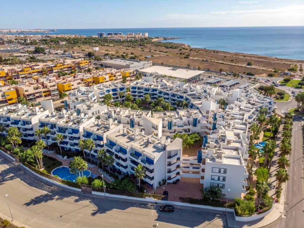 2 Bedroom 2 Bathroom Apartment in Playa Flamenca
