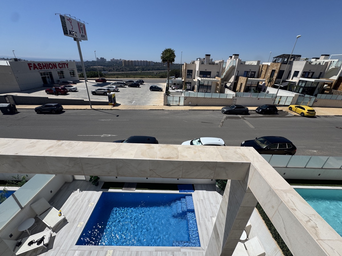 For sale - 4 Bedroom 4 Bathroom Villa in Lomas de Cabo Roig - , Lomas de Cabo Roig, Alicante, Spain - Alicante