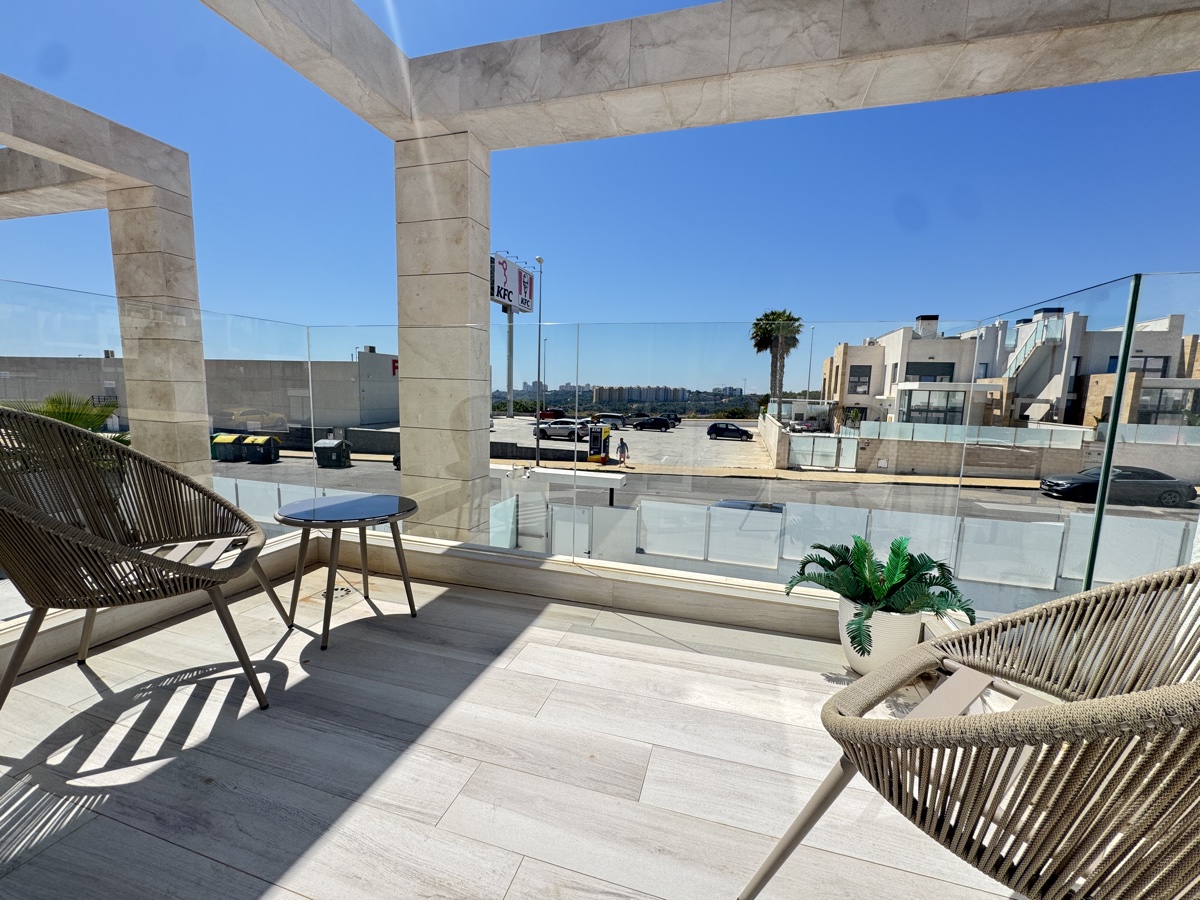 For sale - 4 Bedroom 4 Bathroom Villa in Lomas de Cabo Roig - , Lomas de Cabo Roig, Alicante, Spain - Alicante