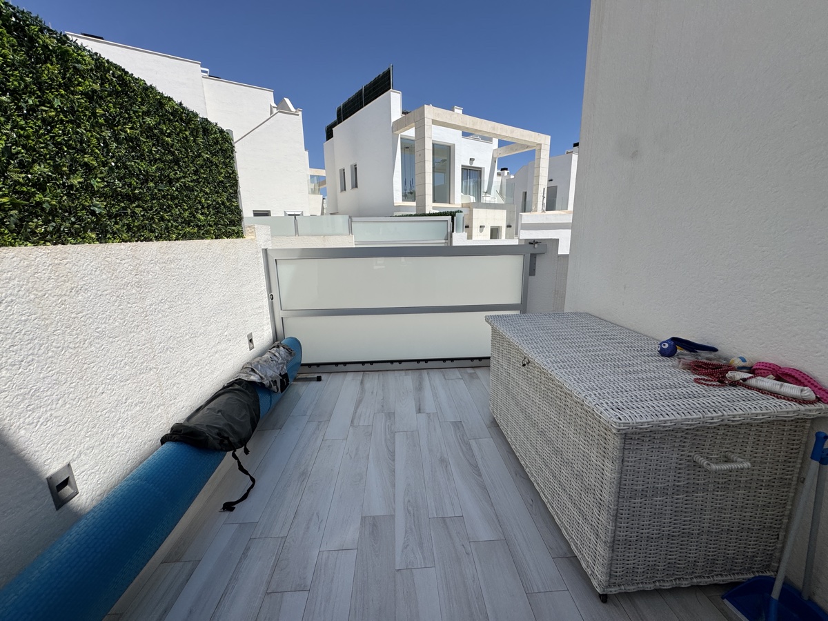 For sale - 4 Bedroom 4 Bathroom Villa in Lomas de Cabo Roig - , Lomas de Cabo Roig, Alicante, Spain - Alicante