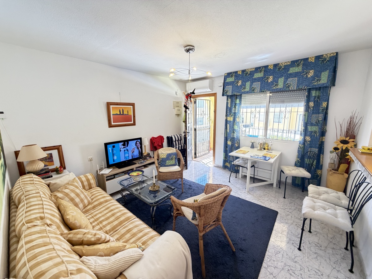 For sale - 2 Bedroom 1 Bathroom Apartment in Villamartin - , Villamartin, Alicante, Spain - Alicante