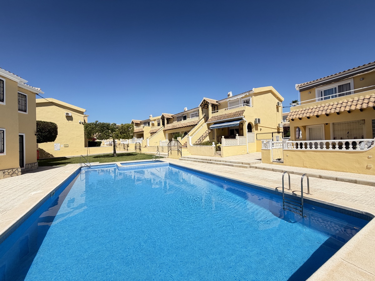 For sale - 2 Bedroom 1 Bathroom Apartment in Villamartin - , Villamartin, Alicante, Spain - Alicante