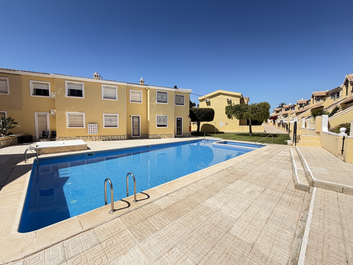 For sale - 2 Bedroom 1 Bathroom Apartment in Villamartin - , Villamartin, Alicante, Spain - Alicante
