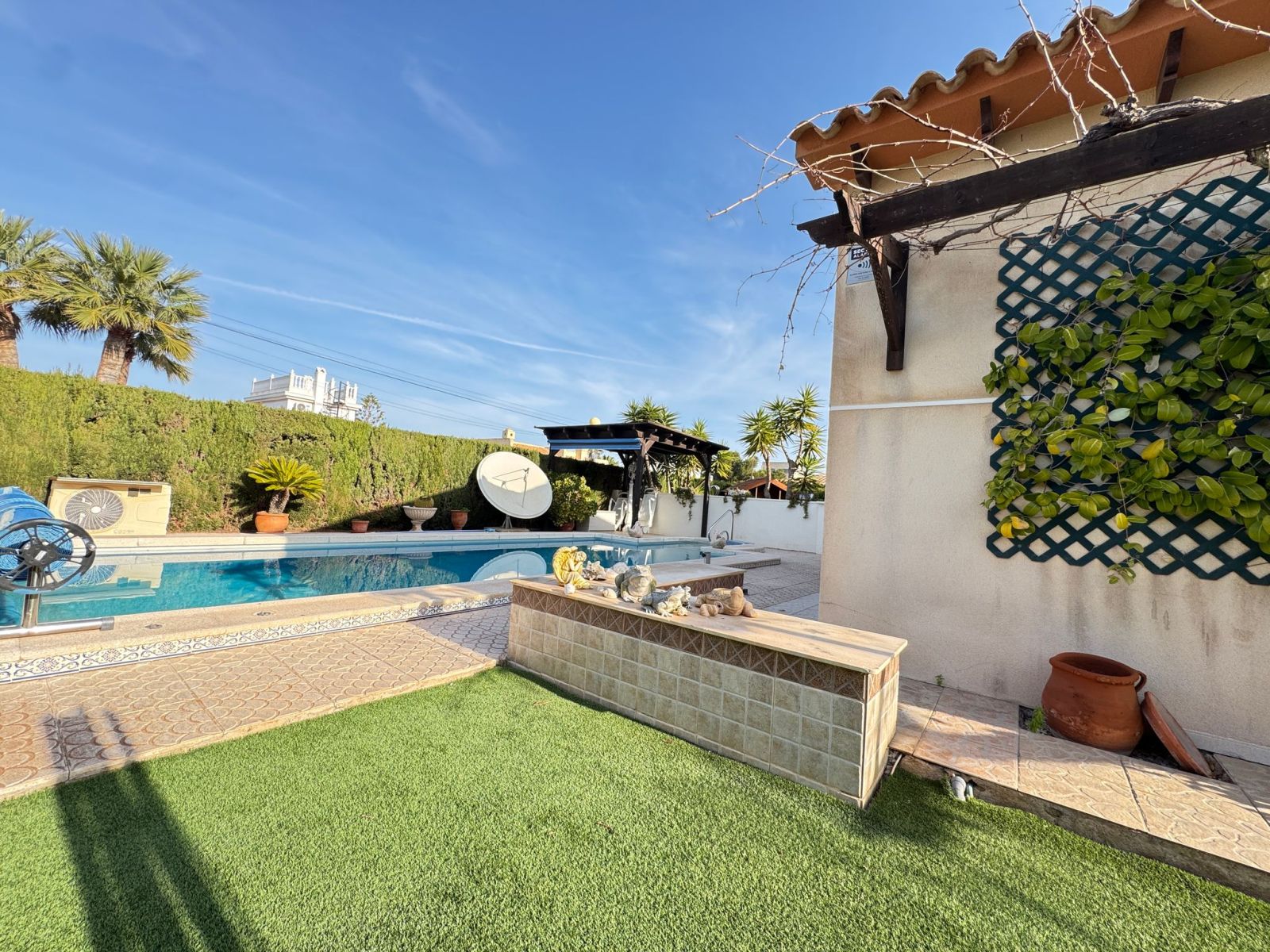 For sale - 3 Bedroom 2 Bathroom Villa in Cabo Roig - , Cabo Roig, Alicante, Spain - Alicante