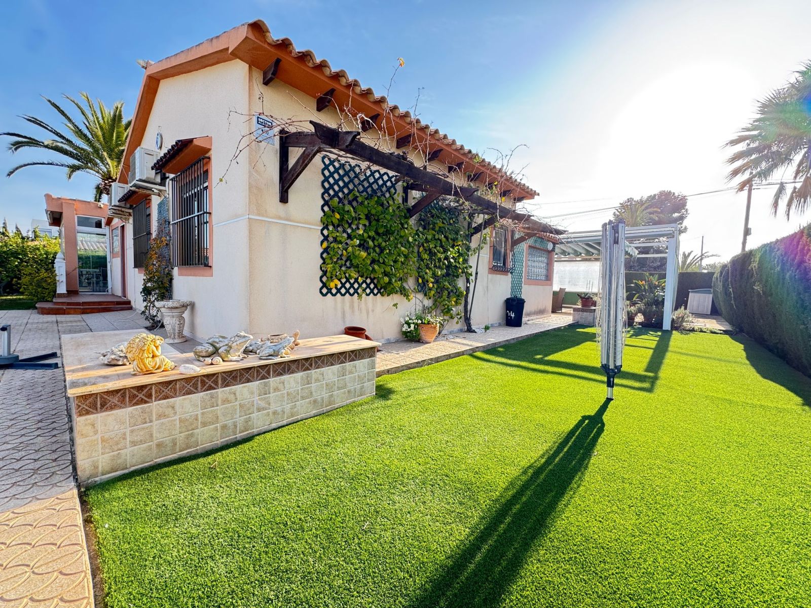 For sale - 3 Bedroom 2 Bathroom Villa in Cabo Roig - , Cabo Roig, Alicante, Spain - Alicante