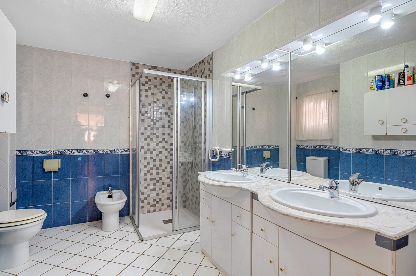 For sale - 4 Bedroom 2 Bathroom Villa in Orihuela Costa - Playa Flamenca  - Alicante