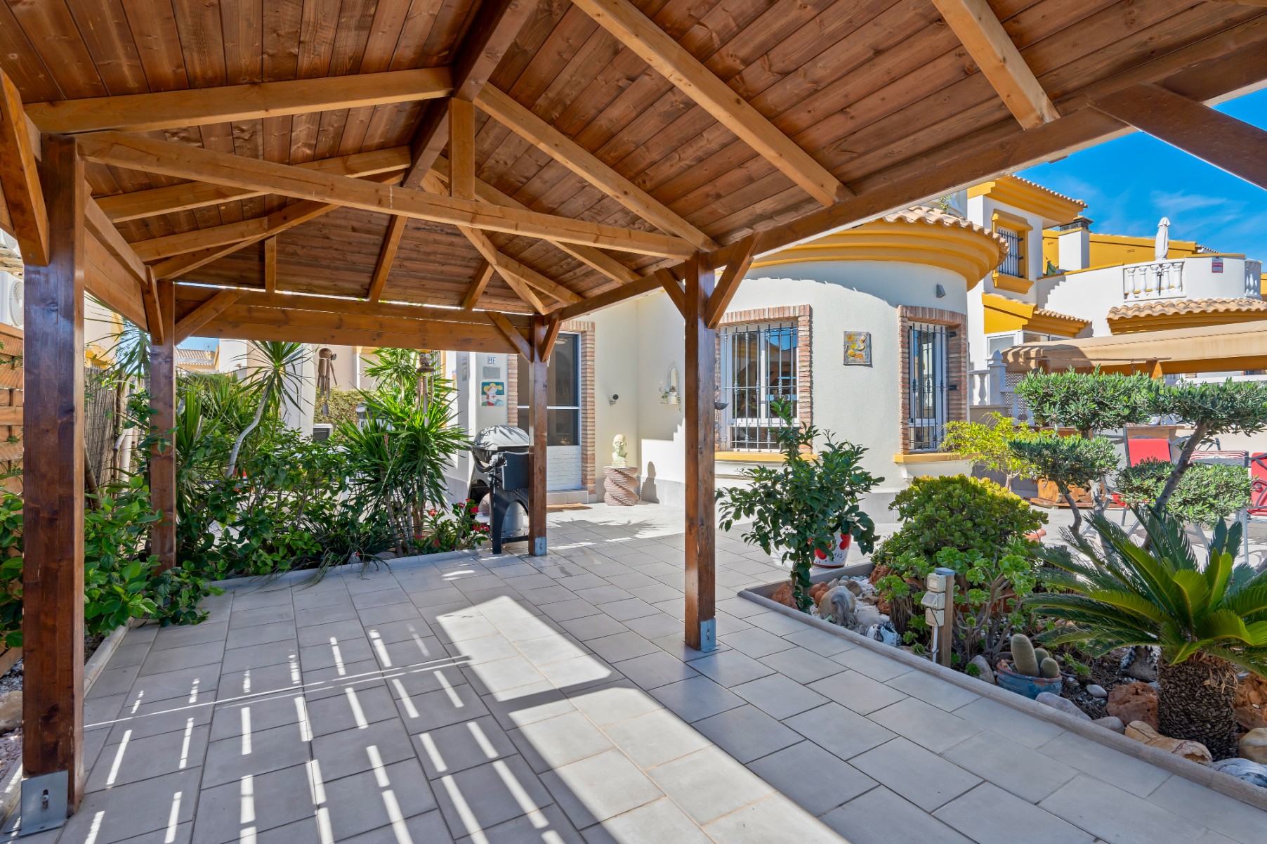 For sale - 3 Bedroom 2 Bathroom Villa in El Raso - El Raso  - Alicante