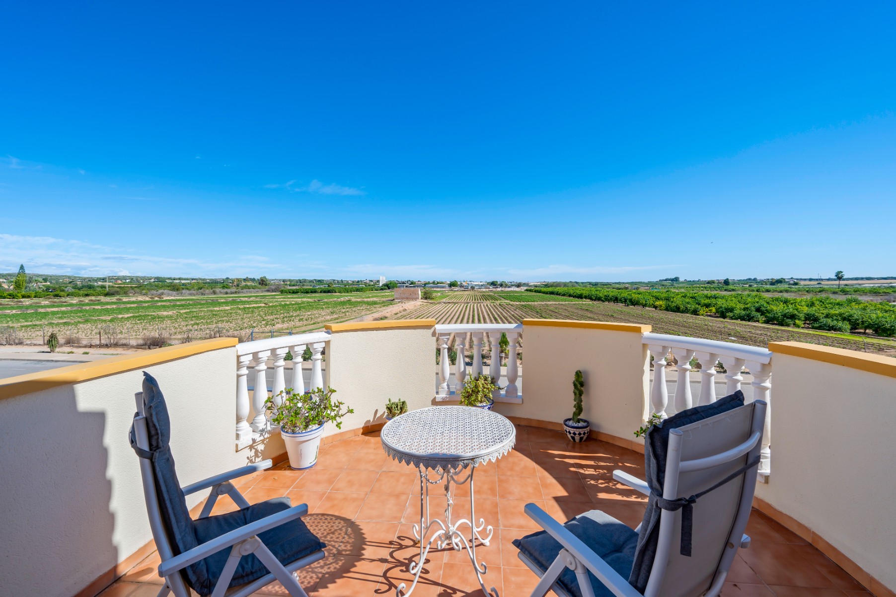 For sale - 3 Bedroom 2 Bathroom Villa in El Raso - El Raso  - Alicante