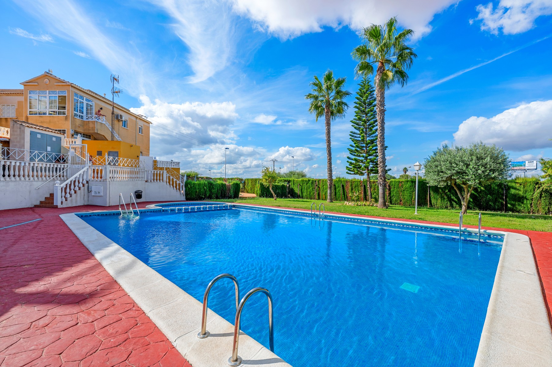 For sale - 2 Bedroom 1 Bathroom Penthouse Apartment in Torrevieja - Torrevieja  - Alicante