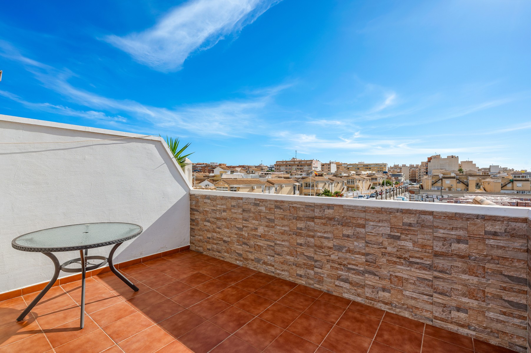 For sale - 2 Bedroom 1 Bathroom Penthouse Apartment in Torrevieja - Torrevieja  - Alicante