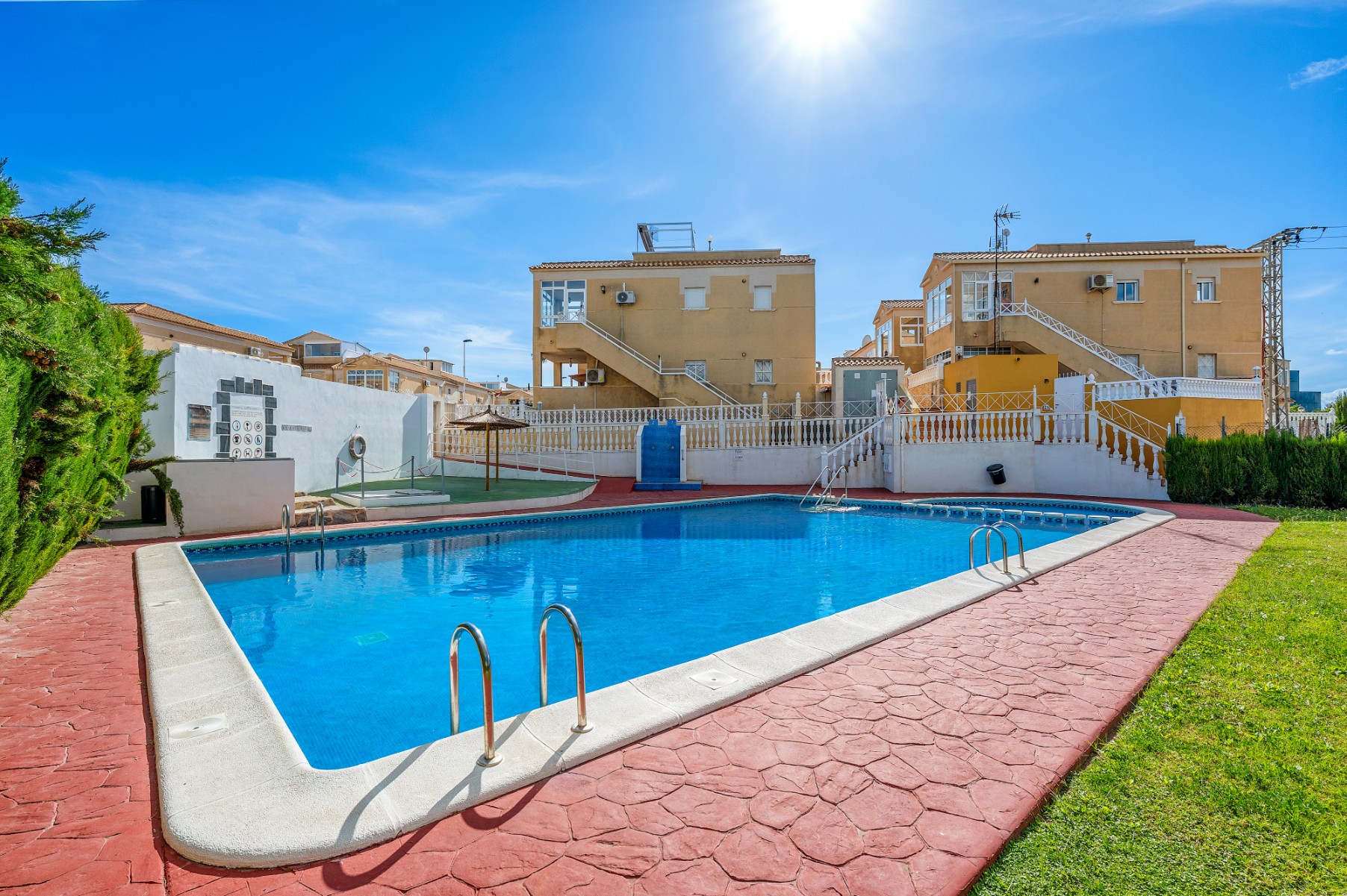 For sale - 2 Bedroom 1 Bathroom Penthouse Apartment in Torrevieja - Torrevieja  - Alicante