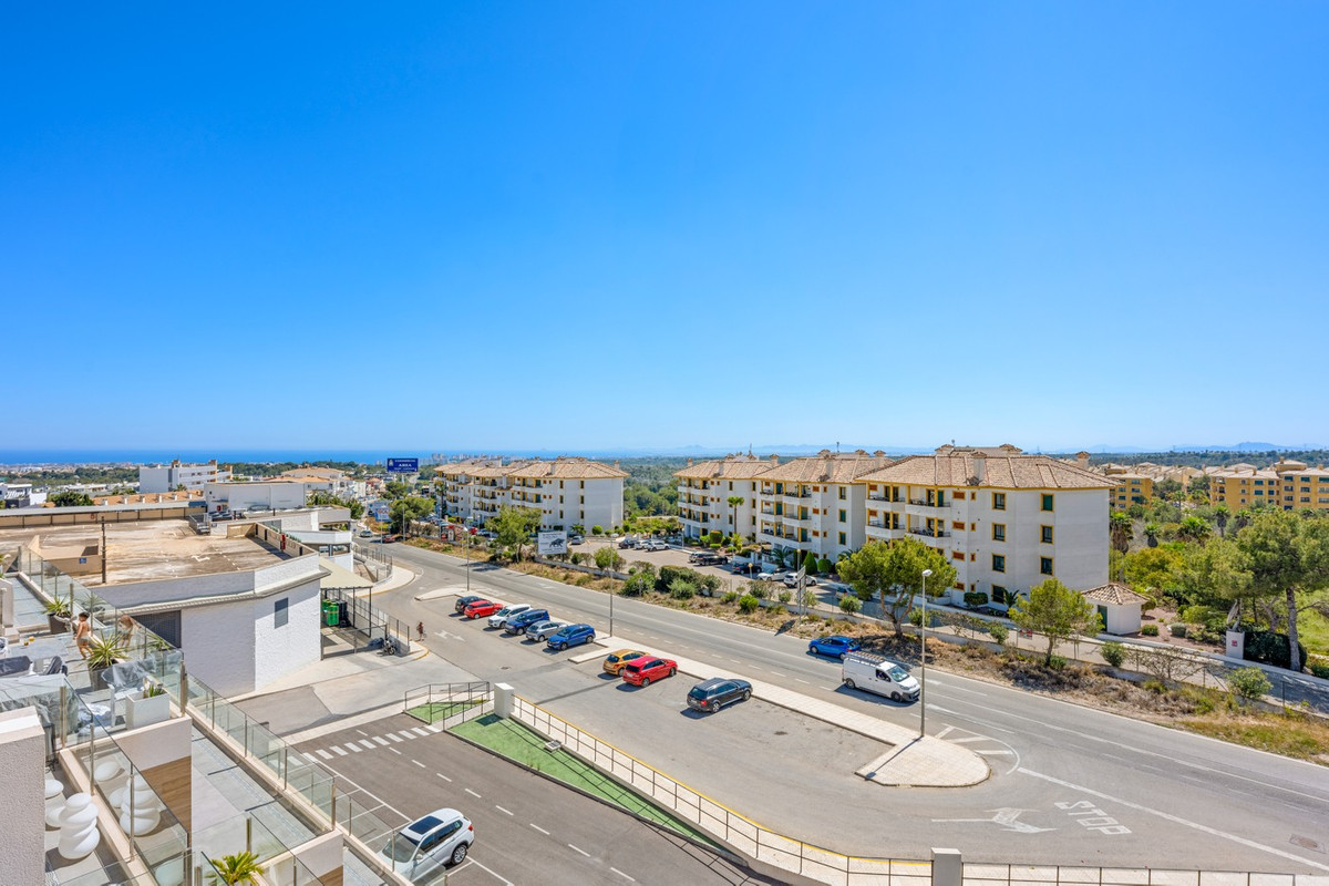 Sold - 2 Bedroom 2 Bathroom Apartment - Penthouse in Orihuela - Lomas De Campoamor  - Alicante