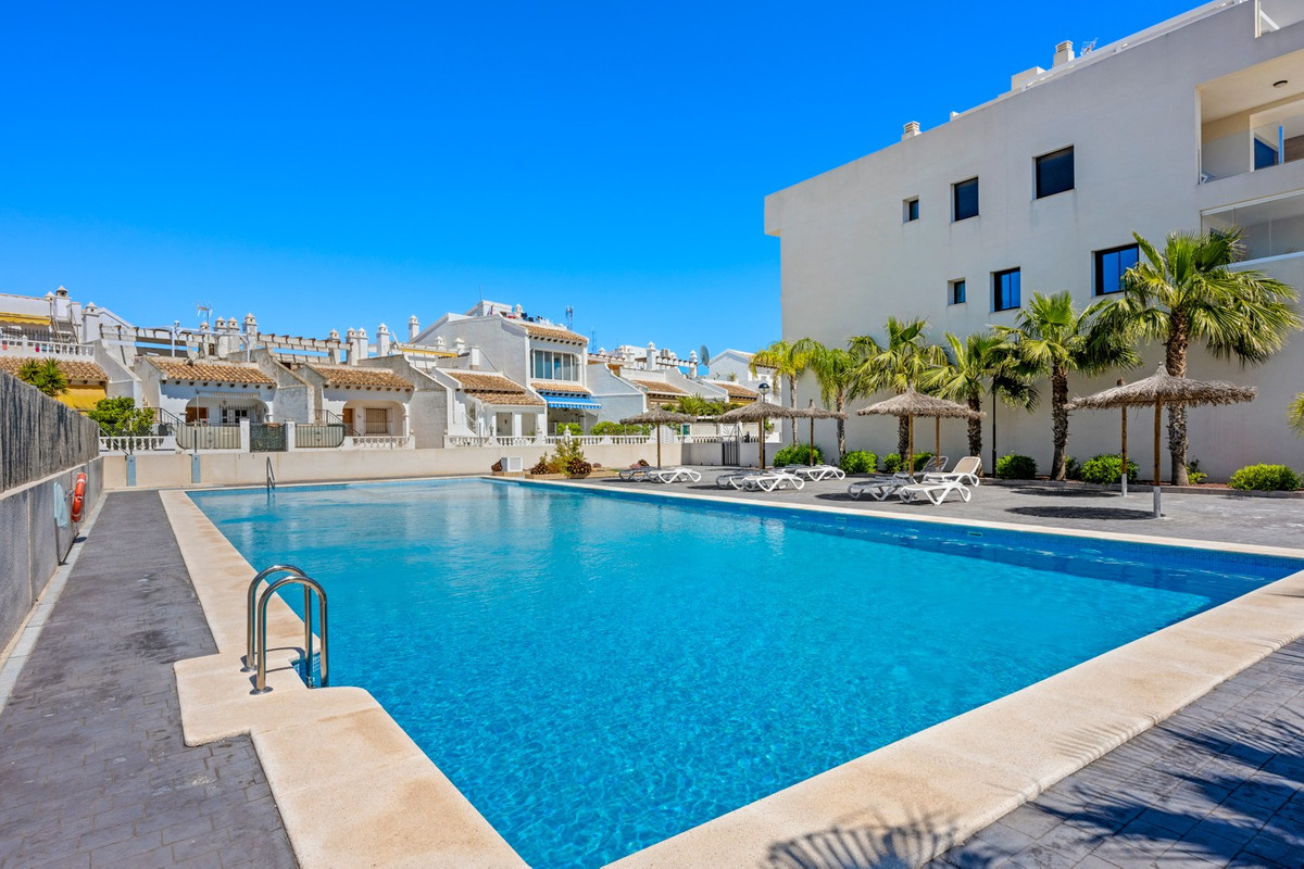Sold - 2 Bedroom 2 Bathroom Apartment - Penthouse in Orihuela - Lomas De Campoamor  - Alicante