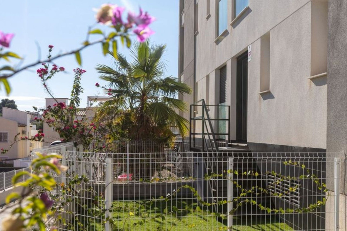 For sale - 2 Bedroom 2 Bathroom Ground Floor Apartment in Villamartin - Villamartin  - Alicante