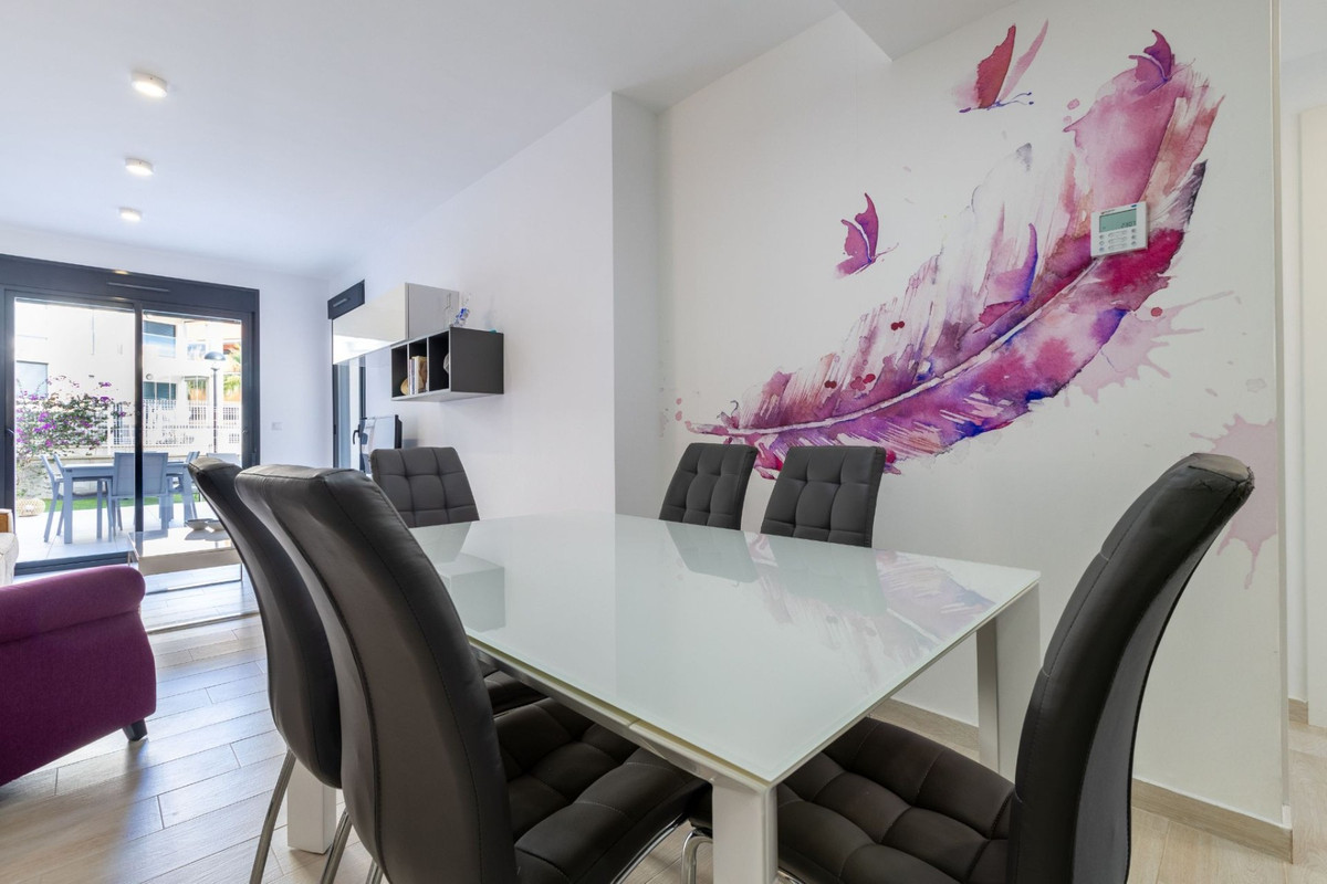 For sale - 2 Bedroom 2 Bathroom Ground Floor Apartment in Villamartin - Villamartin  - Alicante