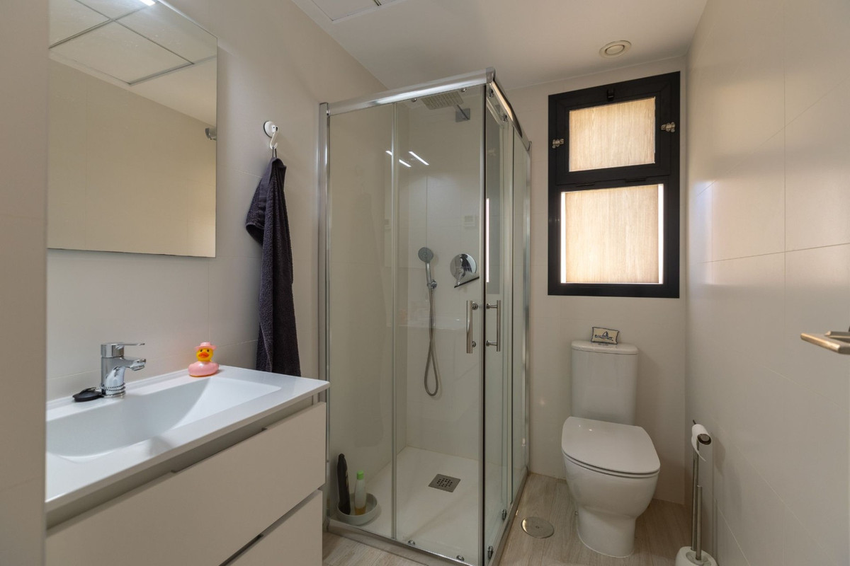 For sale - 2 Bedroom 2 Bathroom Ground Floor Apartment in Villamartin - Villamartin  - Alicante