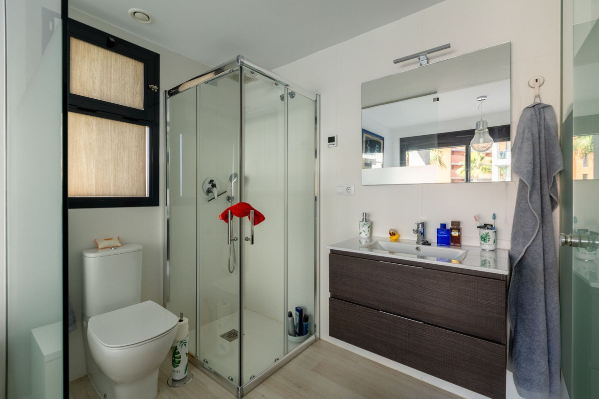 For sale - 2 Bedroom 2 Bathroom Ground Floor Apartment in Villamartin - Villamartin  - Alicante