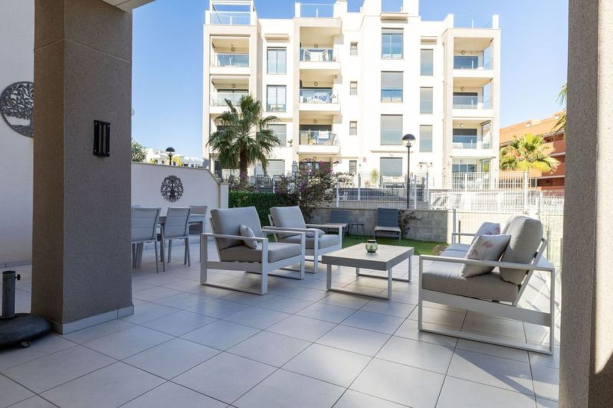 For sale - 2 Bedroom 2 Bathroom Ground Floor Apartment in Villamartin - Villamartin  - Alicante