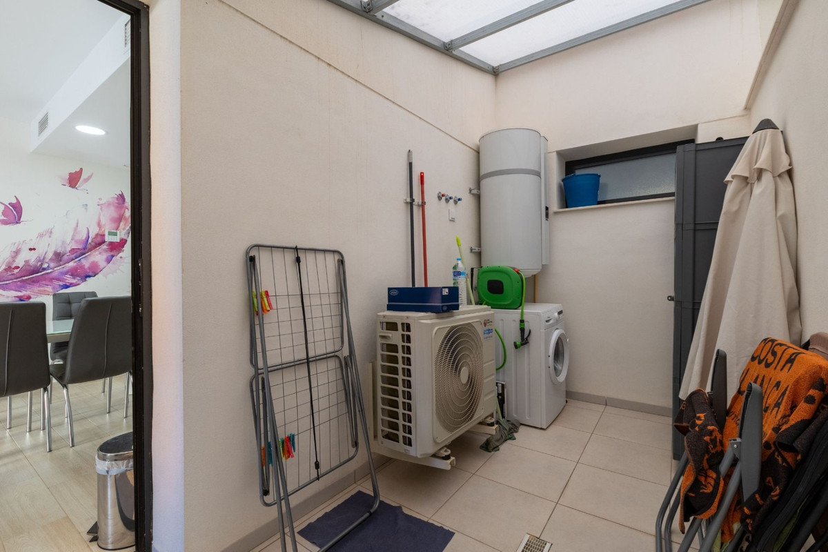 For sale - 2 Bedroom 2 Bathroom Ground Floor Apartment in Villamartin - Villamartin  - Alicante