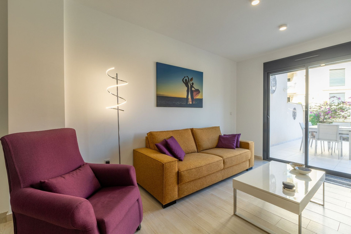 For sale - 2 Bedroom 2 Bathroom Ground Floor Apartment in Villamartin - Villamartin  - Alicante