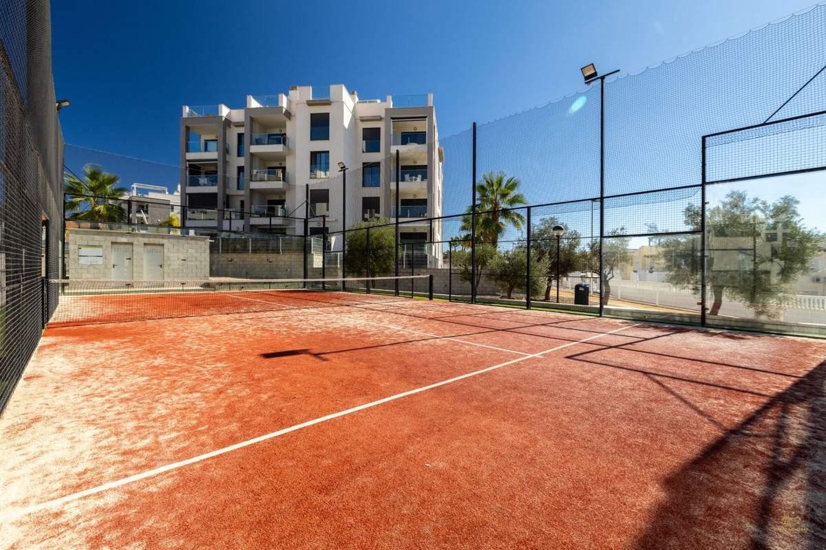 For sale - 2 Bedroom 2 Bathroom Ground Floor Apartment in Villamartin - Villamartin  - Alicante
