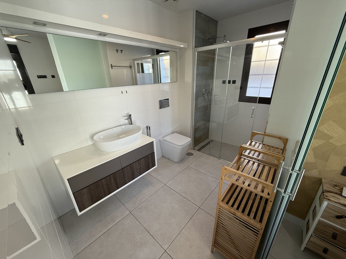 For sale - 3 Bedroom 2 Bathroom House - Detached Villa in Orihuela - Lomas de Cabo Roig  - Alicante