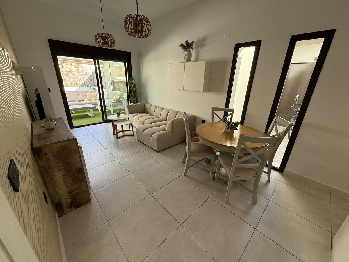 For sale - 3 Bedroom 2 Bathroom House - Detached Villa in Orihuela - Lomas de Cabo Roig  - Alicante