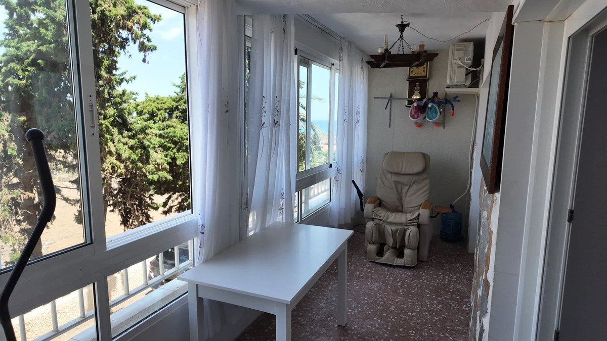 For sale - 3 Bedroom 2 Bathroom Apartment in Punta Prima  - Punta Prima  - Alicante