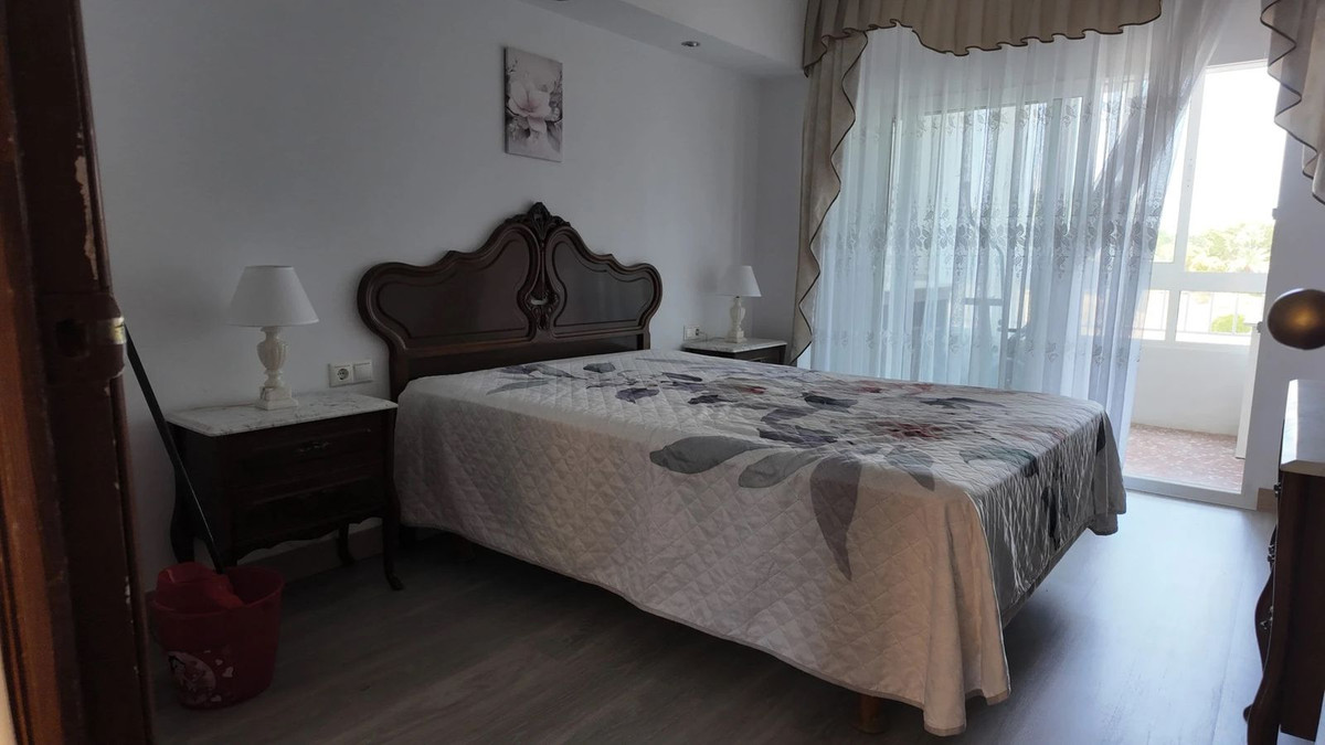 For sale - 3 Bedroom 2 Bathroom Apartment in Punta Prima  - Punta Prima  - Alicante