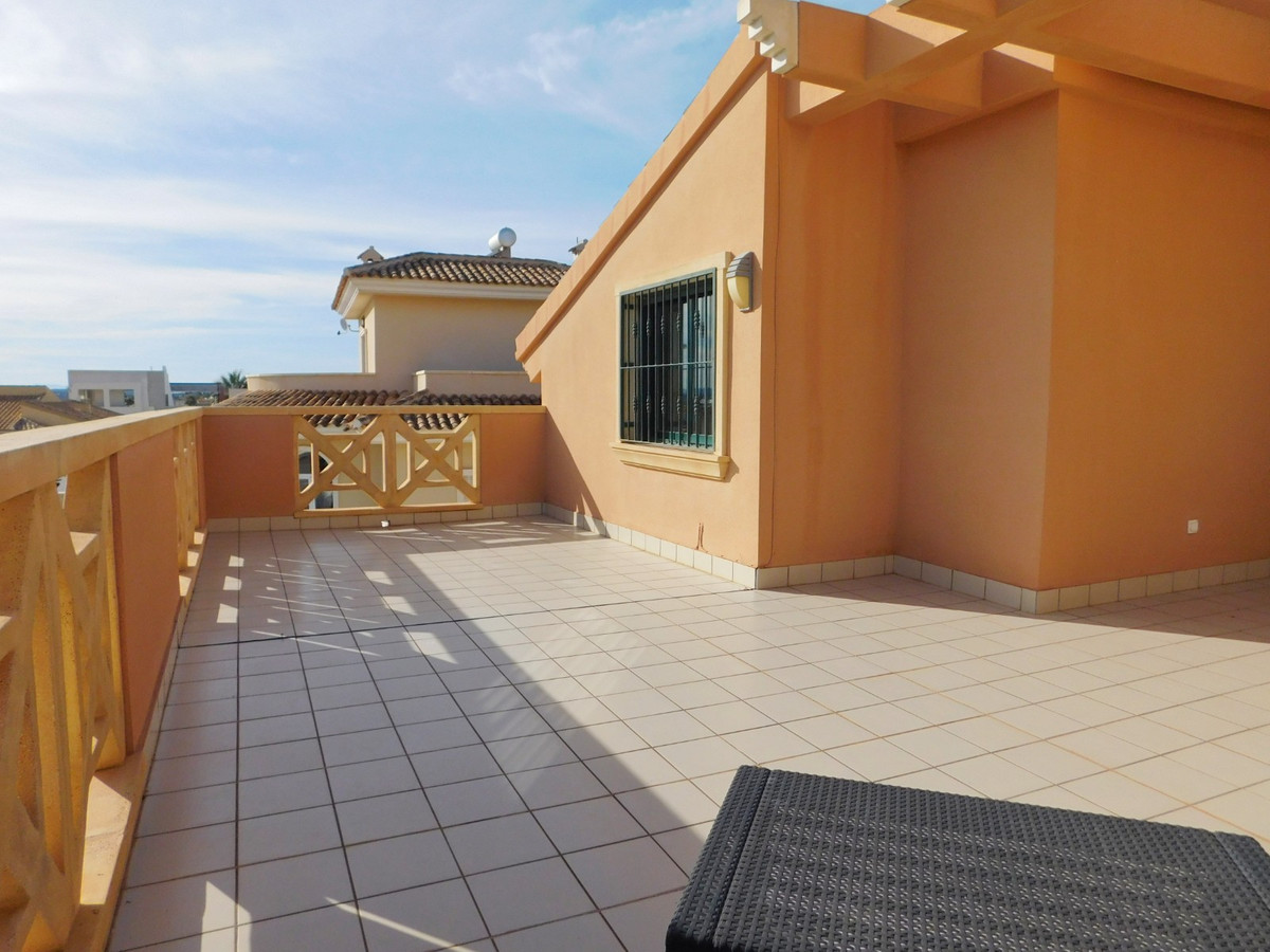 For sale - 4 Bedroom 2 Bathroom House - Detached Villa in Rojales - Ciudad Quesada  - Alicante