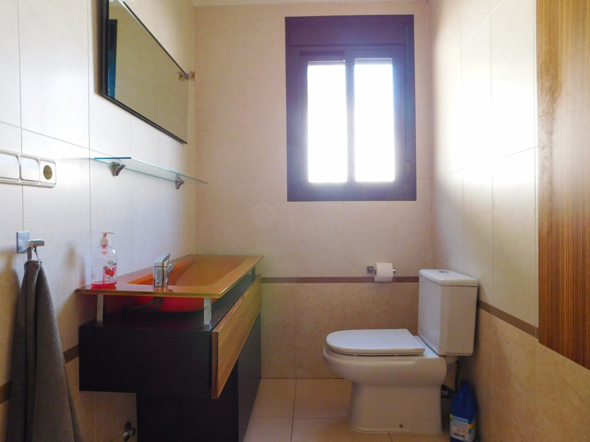 For sale - 4 Bedroom 2 Bathroom House - Detached Villa in Rojales - Ciudad Quesada  - Alicante