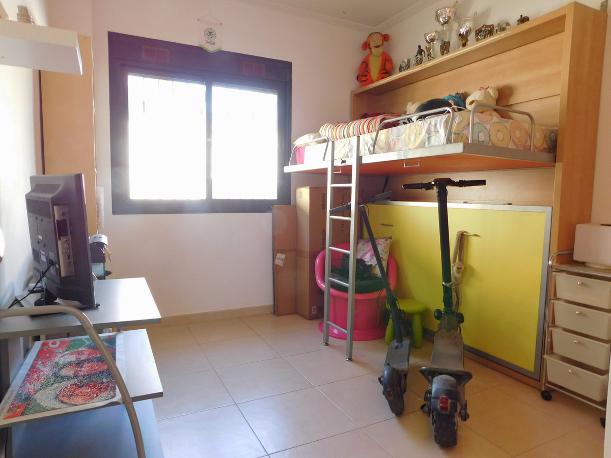 For sale - 4 Bedroom 2 Bathroom House - Detached Villa in Rojales - Ciudad Quesada  - Alicante