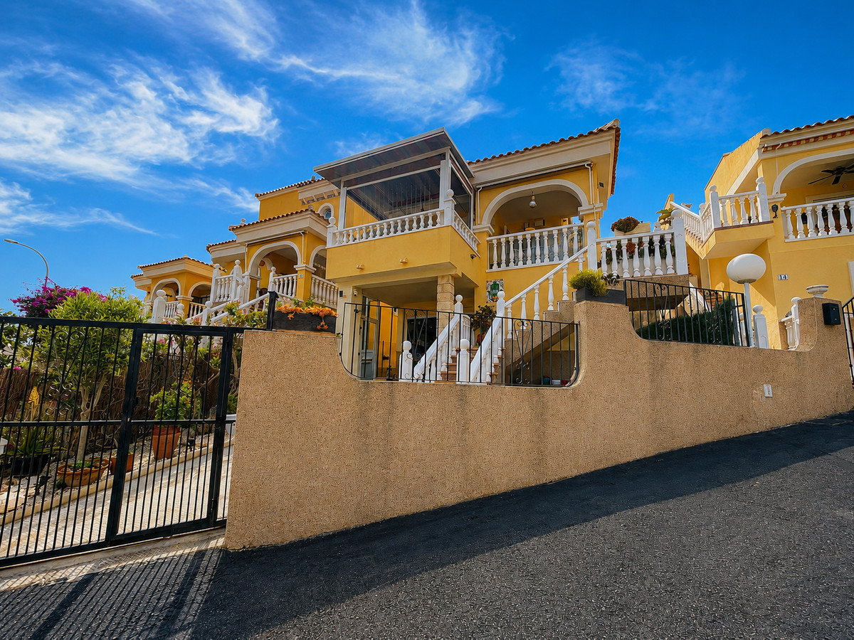 For sale - 3 Bedroom 2 Bathroom House - Detached Villa in San Fulgencio - San Fulgencio Centro  - Alicante
