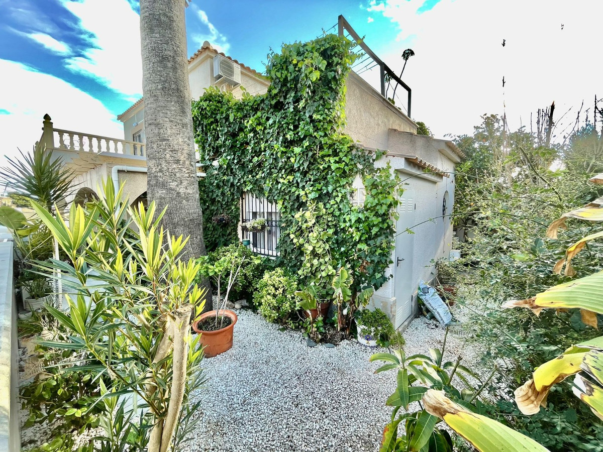 For sale - 3 Bedroom 1 Bathroom House - Townhouse in Orihuela - Playa Flamenca  - Alicante