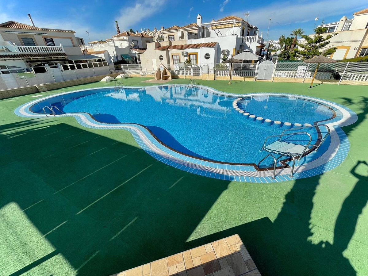 For sale - 3 Bedroom 1 Bathroom House - Townhouse in Orihuela - Playa Flamenca  - Alicante