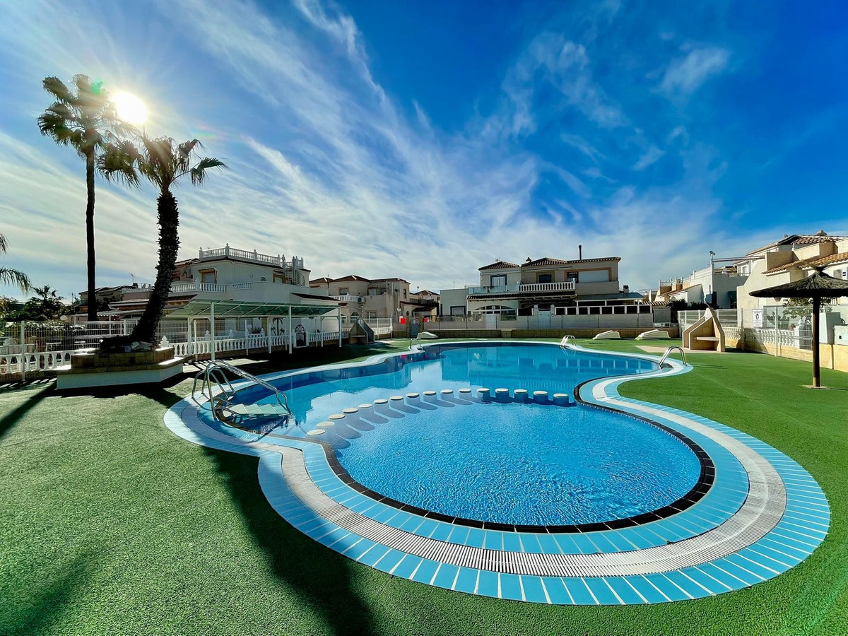 For sale - 3 Bedroom 1 Bathroom House - Townhouse in Orihuela - Playa Flamenca  - Alicante