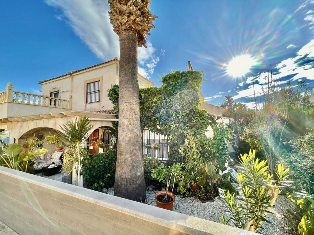 3 Bedroom 1 Bathroom House - Townhouse in Orihuela