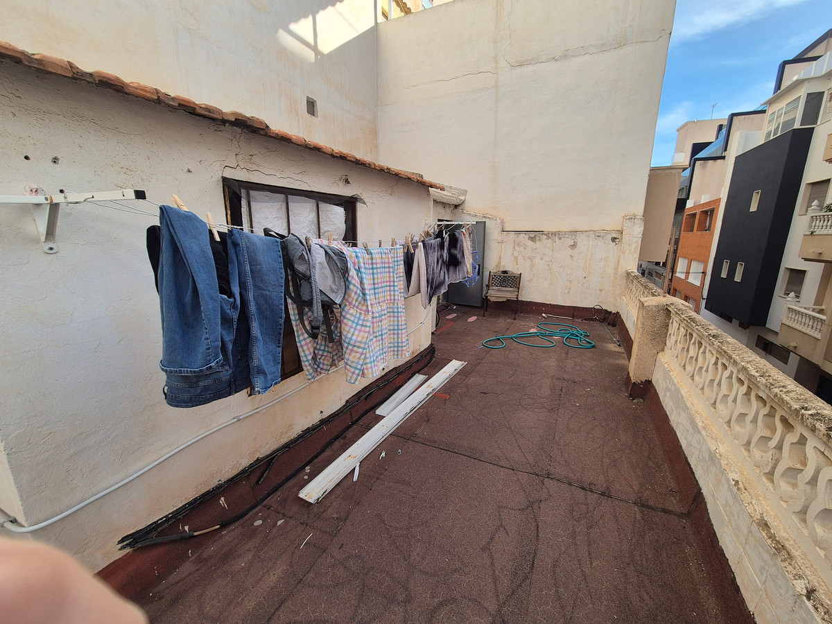 For sale - 2 Bedroom 1 Bathroom House - Townhouse in Torrevieja - Torrevieja Centro  - Alicante