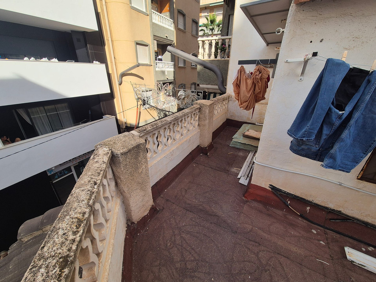 For sale - 2 Bedroom 1 Bathroom House - Townhouse in Torrevieja - Torrevieja Centro  - Alicante