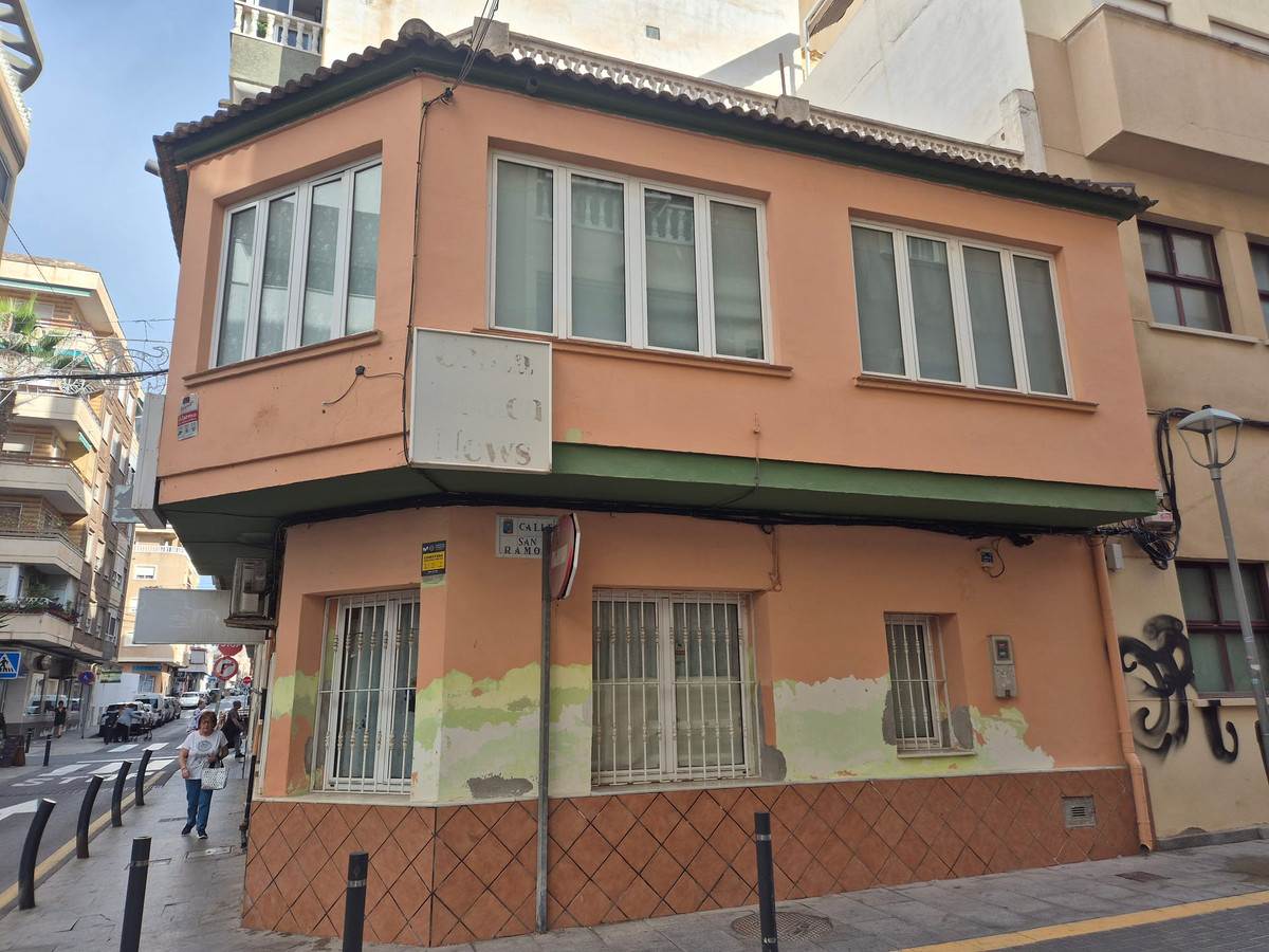 For sale - 2 Bedroom 1 Bathroom House - Townhouse in Torrevieja - Torrevieja Centro  - Alicante