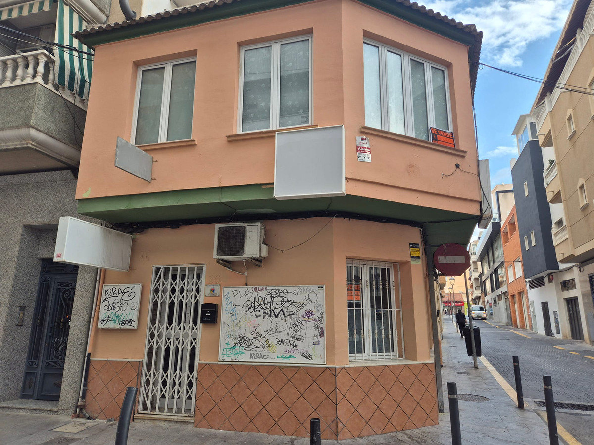 For sale - 2 Bedroom 1 Bathroom House - Townhouse in Torrevieja - Torrevieja Centro  - Alicante