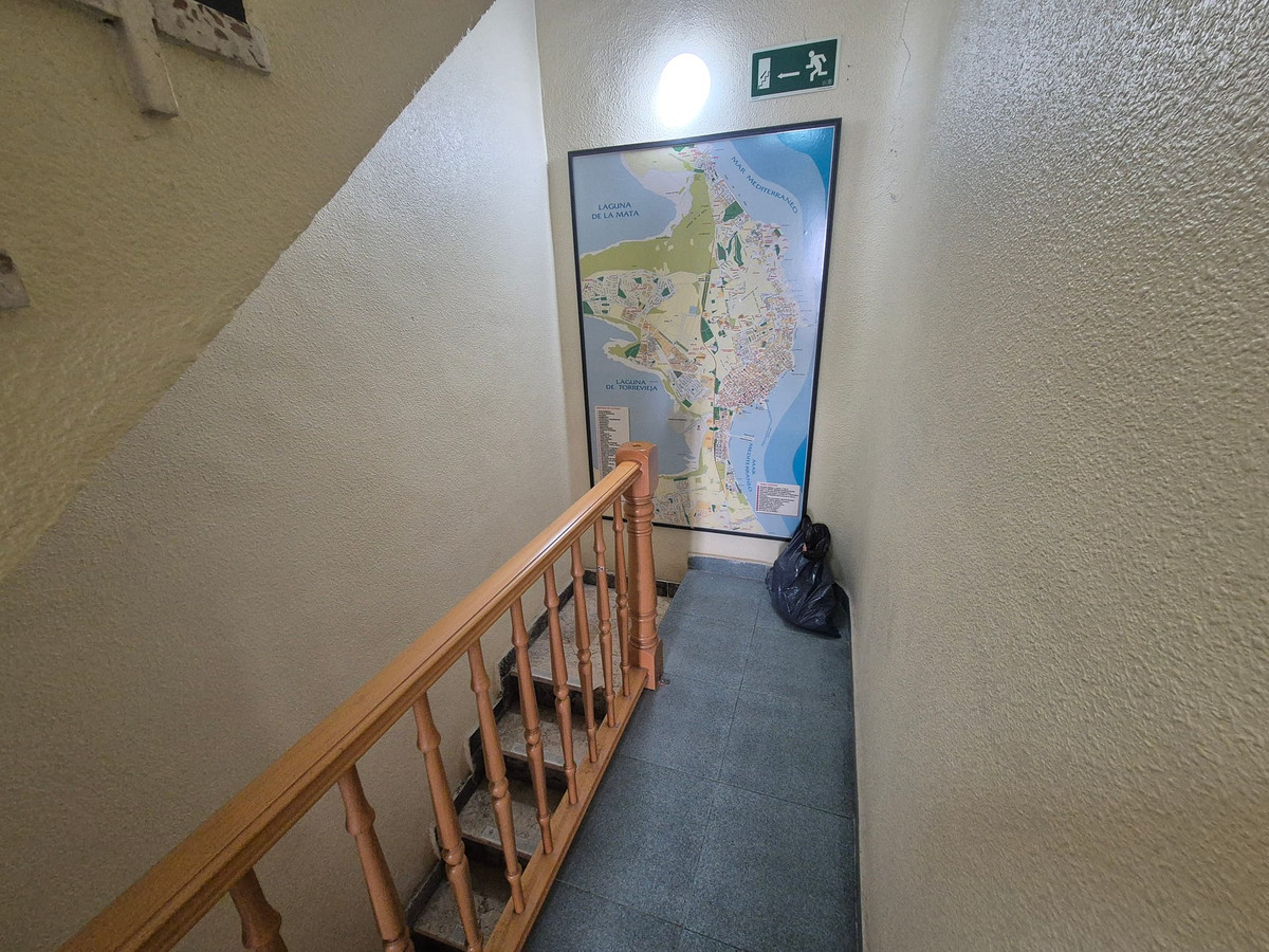 For sale - 2 Bedroom 1 Bathroom House - Townhouse in Torrevieja - Torrevieja Centro  - Alicante