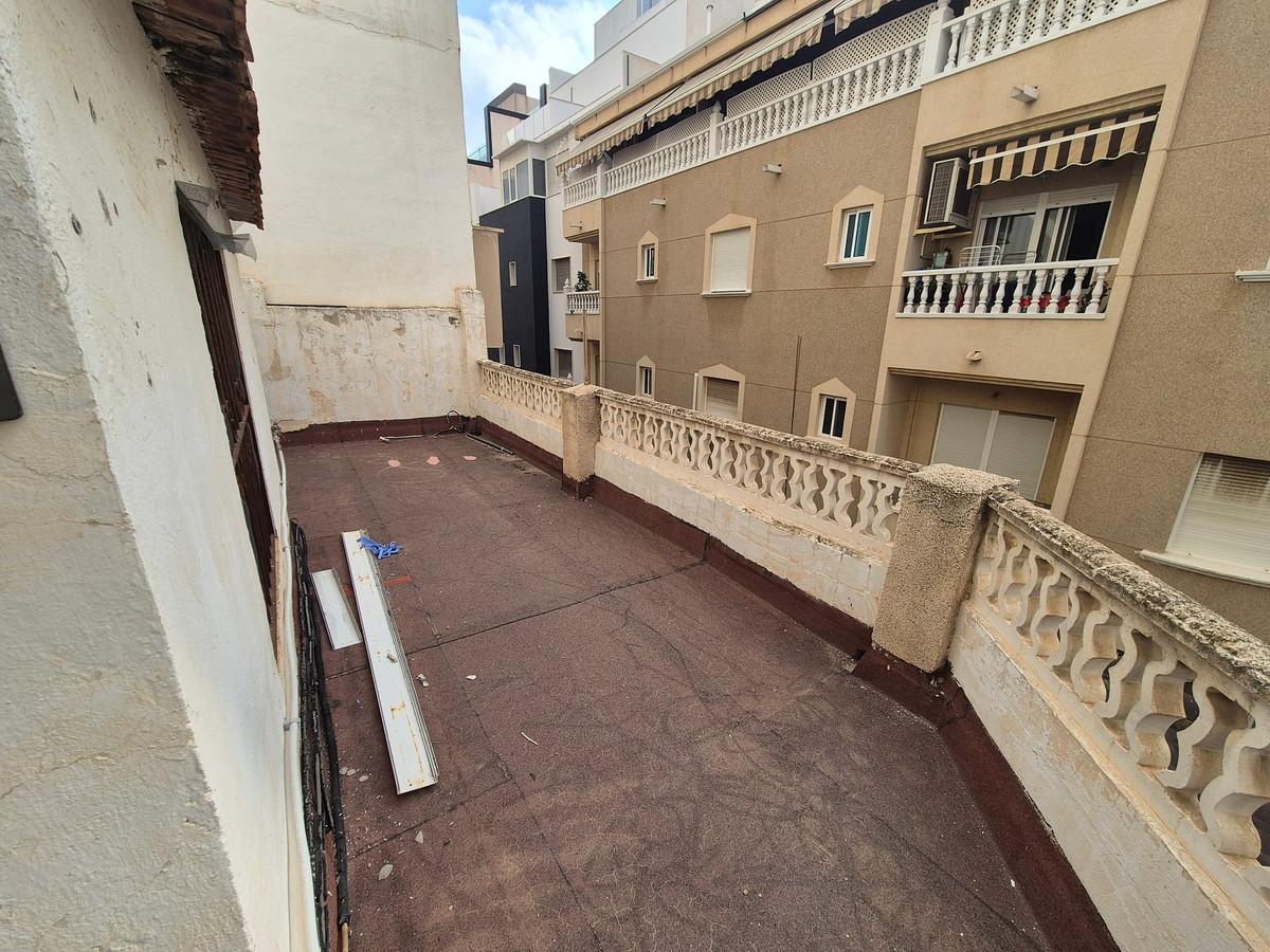 For sale - 2 Bedroom 1 Bathroom House - Townhouse in Torrevieja - Torrevieja Centro  - Alicante