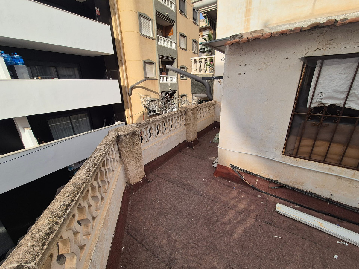 For sale - 2 Bedroom 1 Bathroom House - Townhouse in Torrevieja - Torrevieja Centro  - Alicante