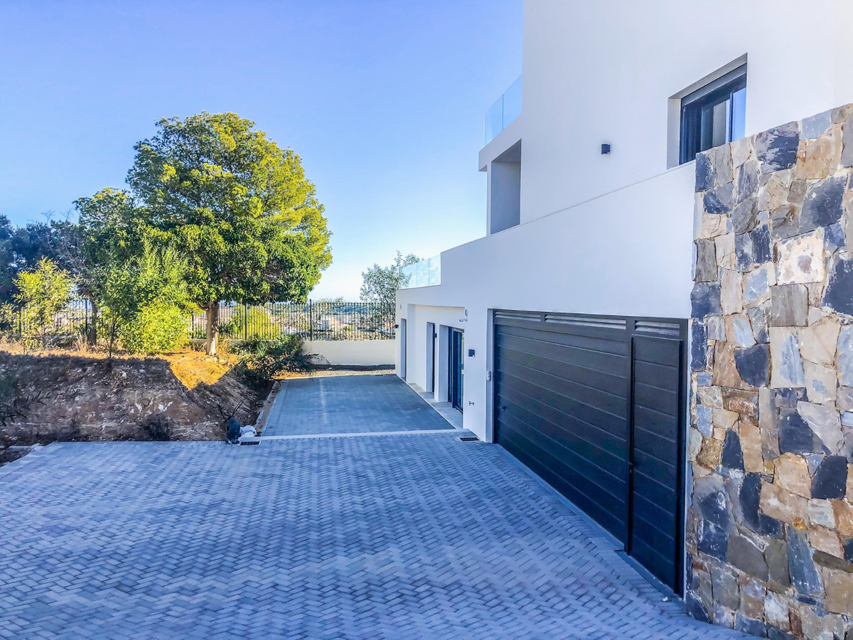 For sale - 6 Bedroom 5 Bathroom House - Detached Villa in Rojales - Ciudad Quesada  - Alicante