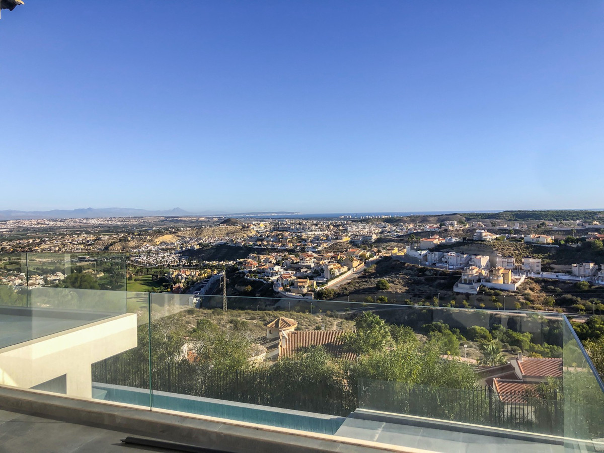 For sale - 6 Bedroom 5 Bathroom House - Detached Villa in Rojales - Ciudad Quesada  - Alicante