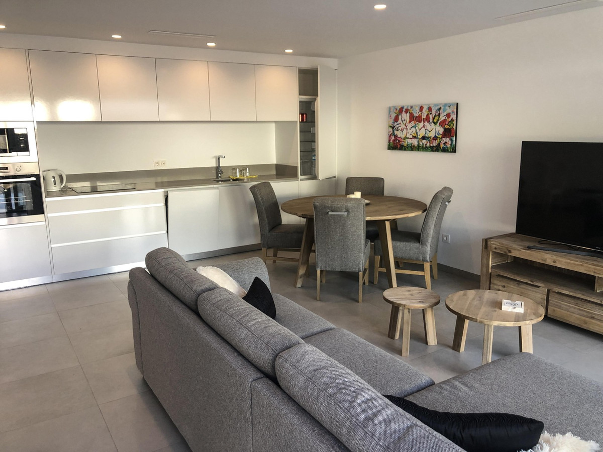 For sale - 6 Bedroom 5 Bathroom House - Detached Villa in Rojales - Ciudad Quesada  - Alicante