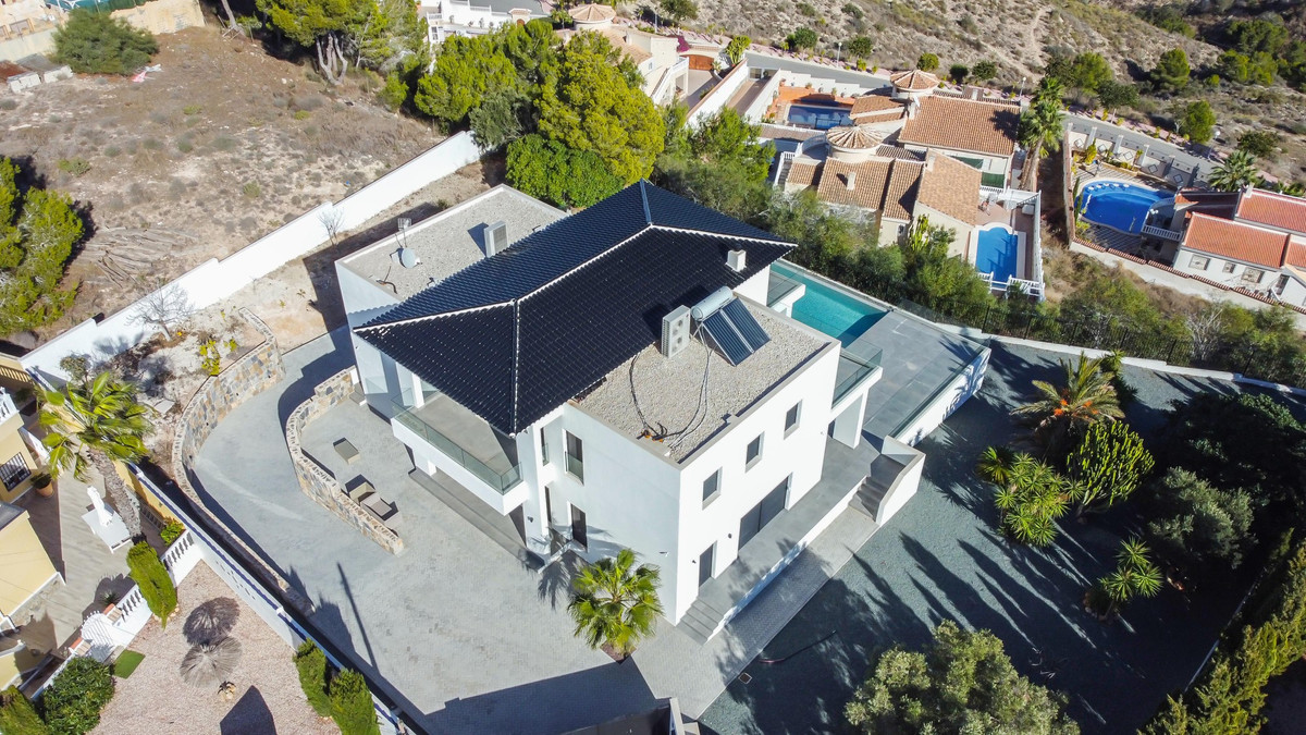 For sale - 6 Bedroom 5 Bathroom House - Detached Villa in Rojales - Ciudad Quesada  - Alicante