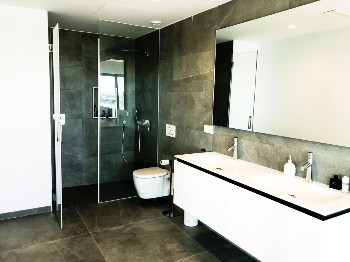 For sale - 6 Bedroom 5 Bathroom House - Detached Villa in Rojales - Ciudad Quesada  - Alicante